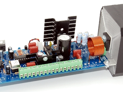 SPA4 v3.0  The SPA4 combines the features of the SQ-2F, the PA1, the PA2, and the PA3 all in one unit. The modulation duty cycle is adjustable, and operator intervention may be required during use to maintain the desired duty cycle. The SPA4 provides up to 500 watts peak power to a plasma tube.