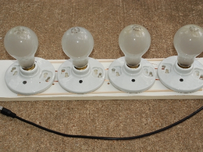 4-Bulb 230V Load  This is a 4-lamp load. it uses 4 x 230-240V 150W incandescent light bulbs.